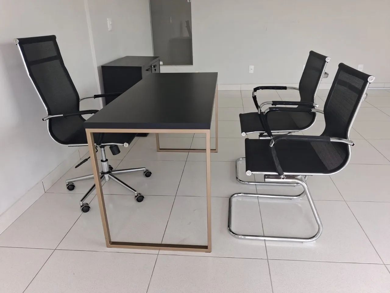 Móveis de escritório semi novos