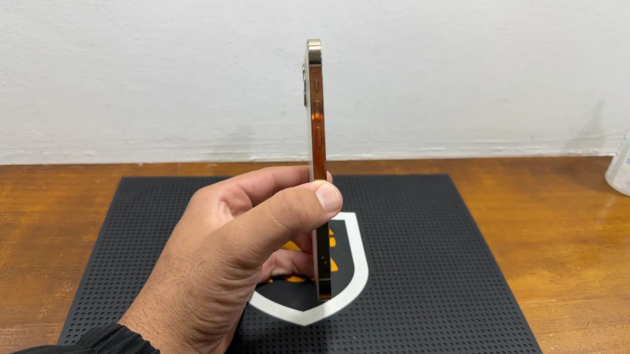IPhone 12 Pro 256GB gold - semi novo  - Foto 3
