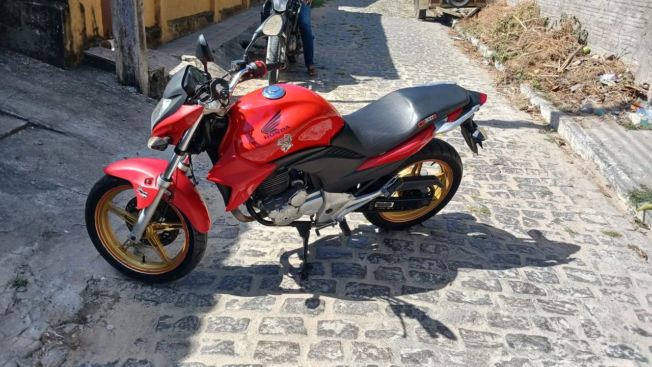 Cb 300  - Foto 3