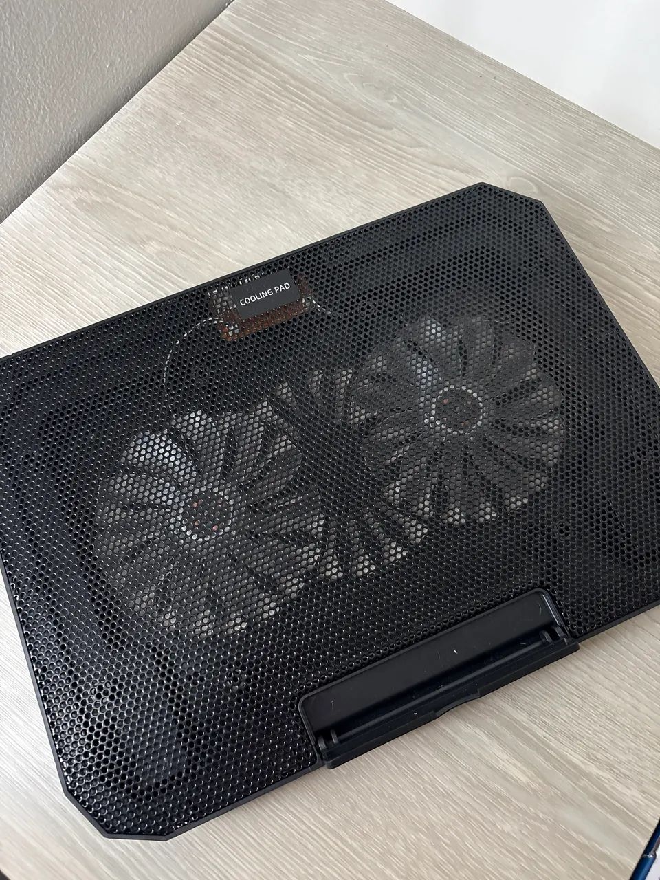 Suporte para notebook com resfriamento 