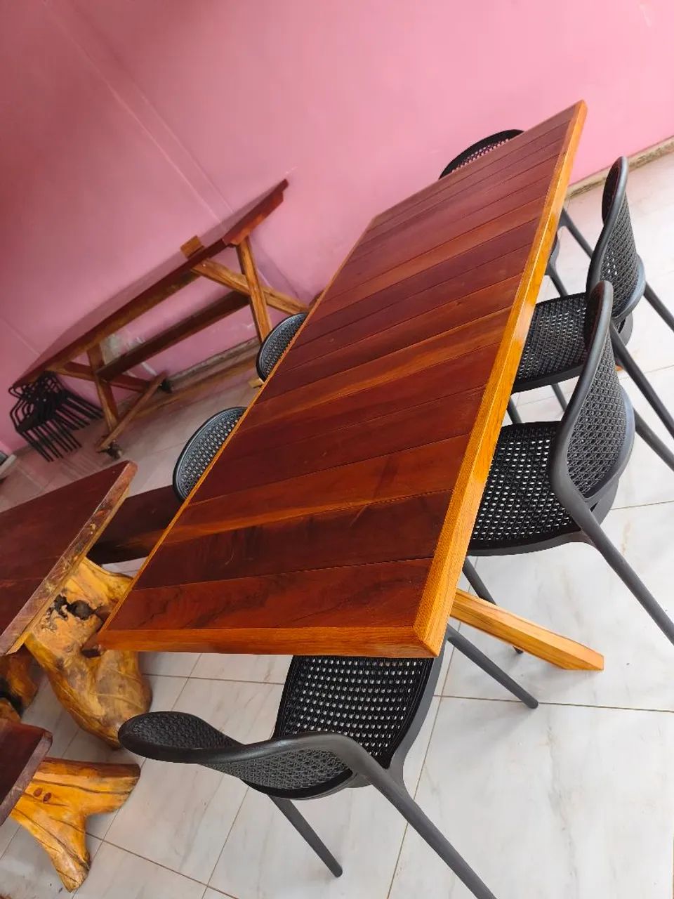 Kit mesa de madeira com cadeira plástico resistente! - Foto 5