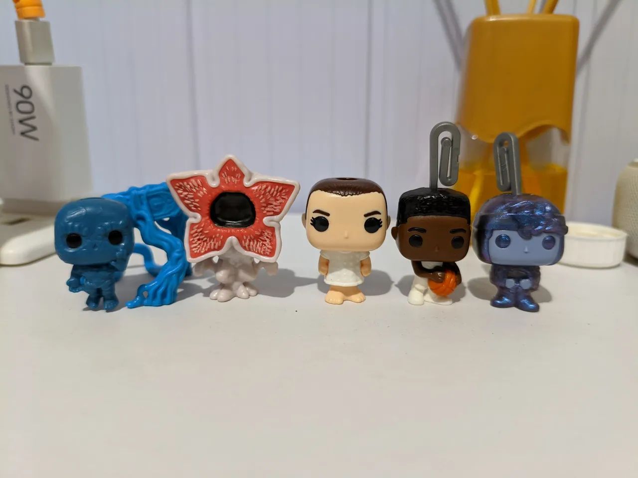 Coleção 5 Miniaturas Stranger Things Kinder Joy - Foto 4
