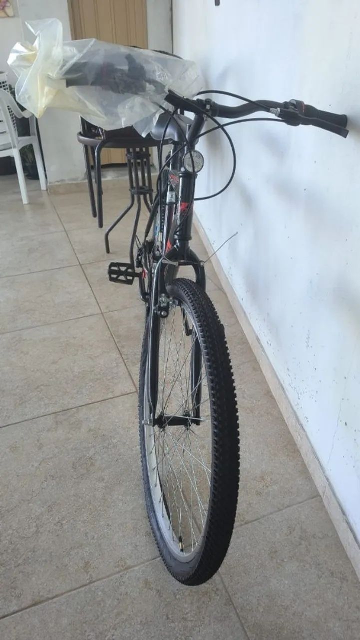 Bicicleta Nova nunca usada no plástico. - Foto 3
