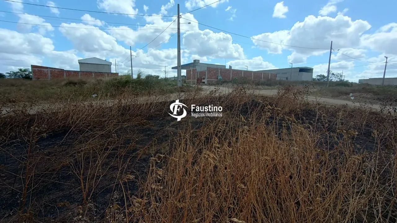 Terreno à venda no Loteamento Maria da Luz
