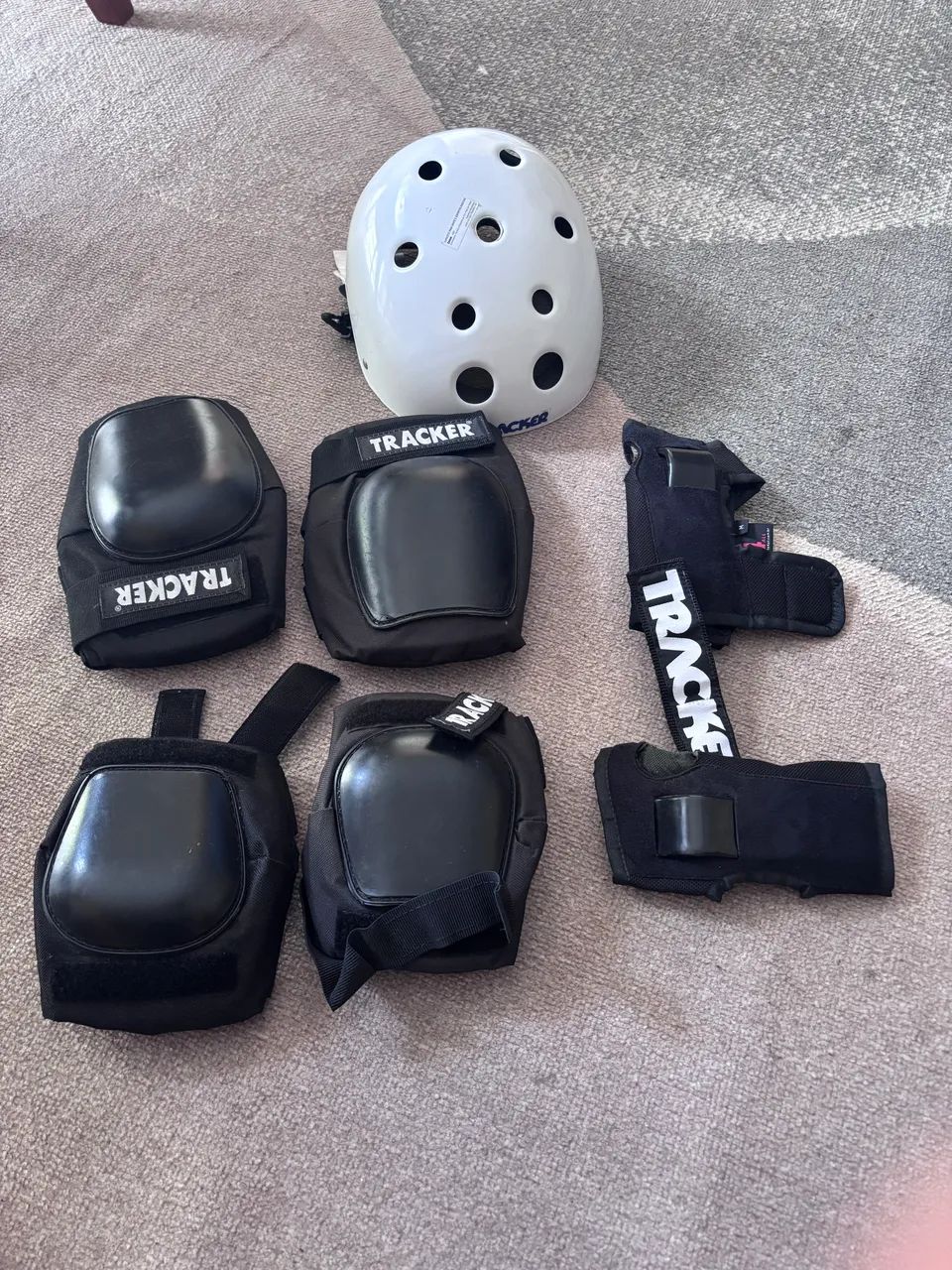 Capacete Tracker G e Kit de Proteção Tracker M