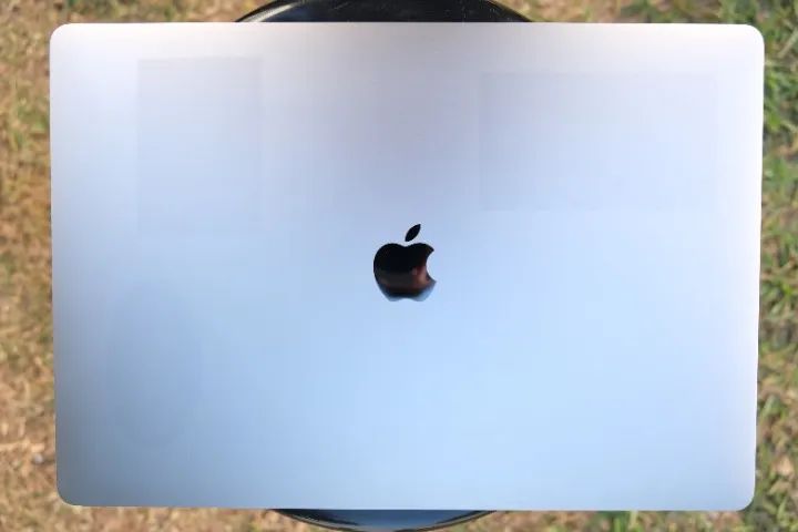 Macbook Pro 16 retina touchbar com 1 tera de hd, I9 - único dono