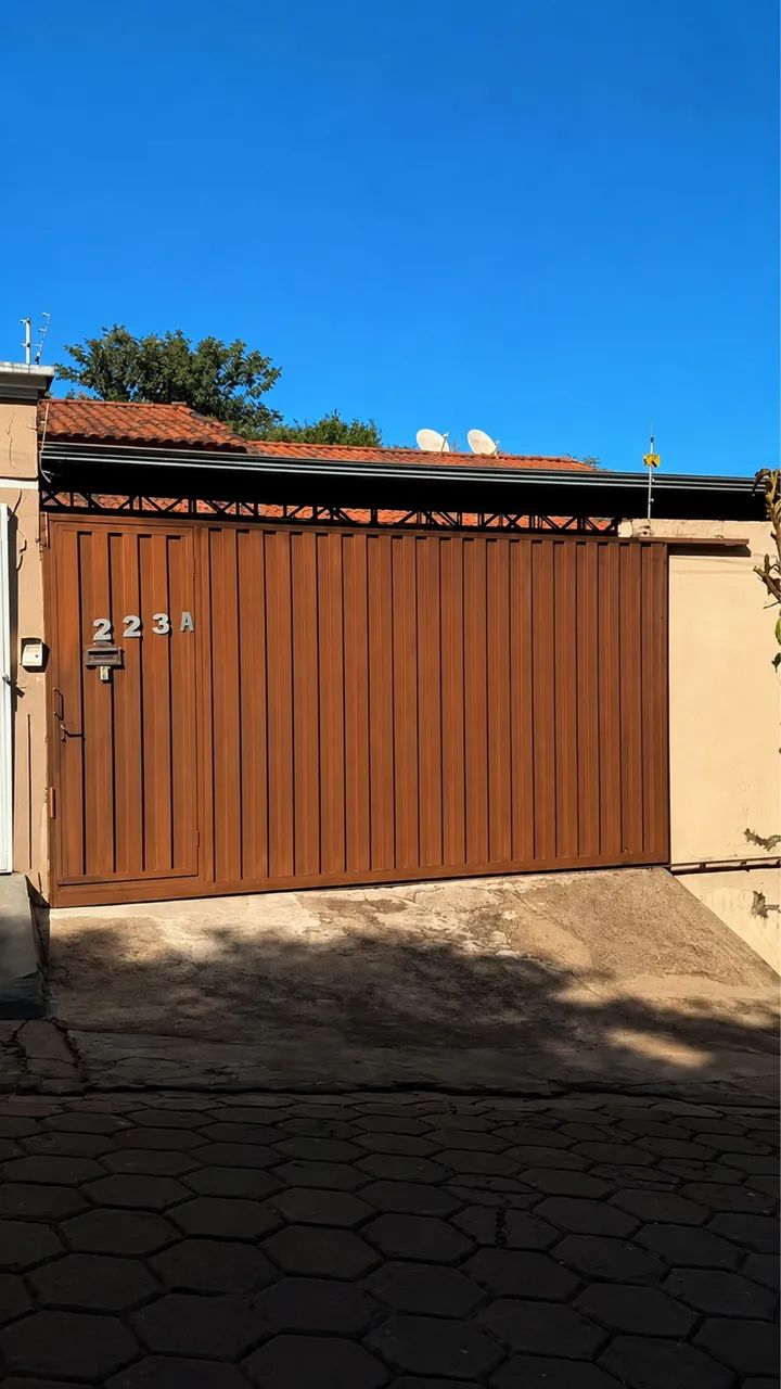 Casa térrea com casa no fundo entrada separada 