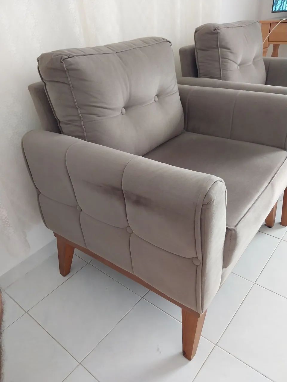 DUAS LINDAS POLTRONAS SEMI NOVAS - Foto 3
