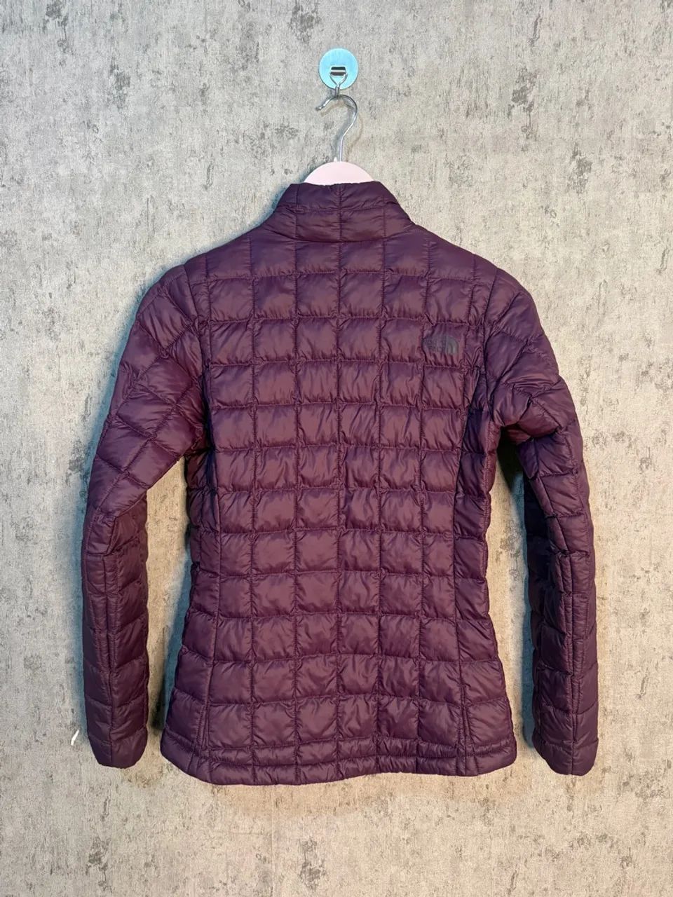 Jaqueta The North Face Thermoball roxa PP - Foto 3