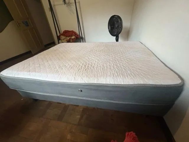 Colchão casal box, excelente estado