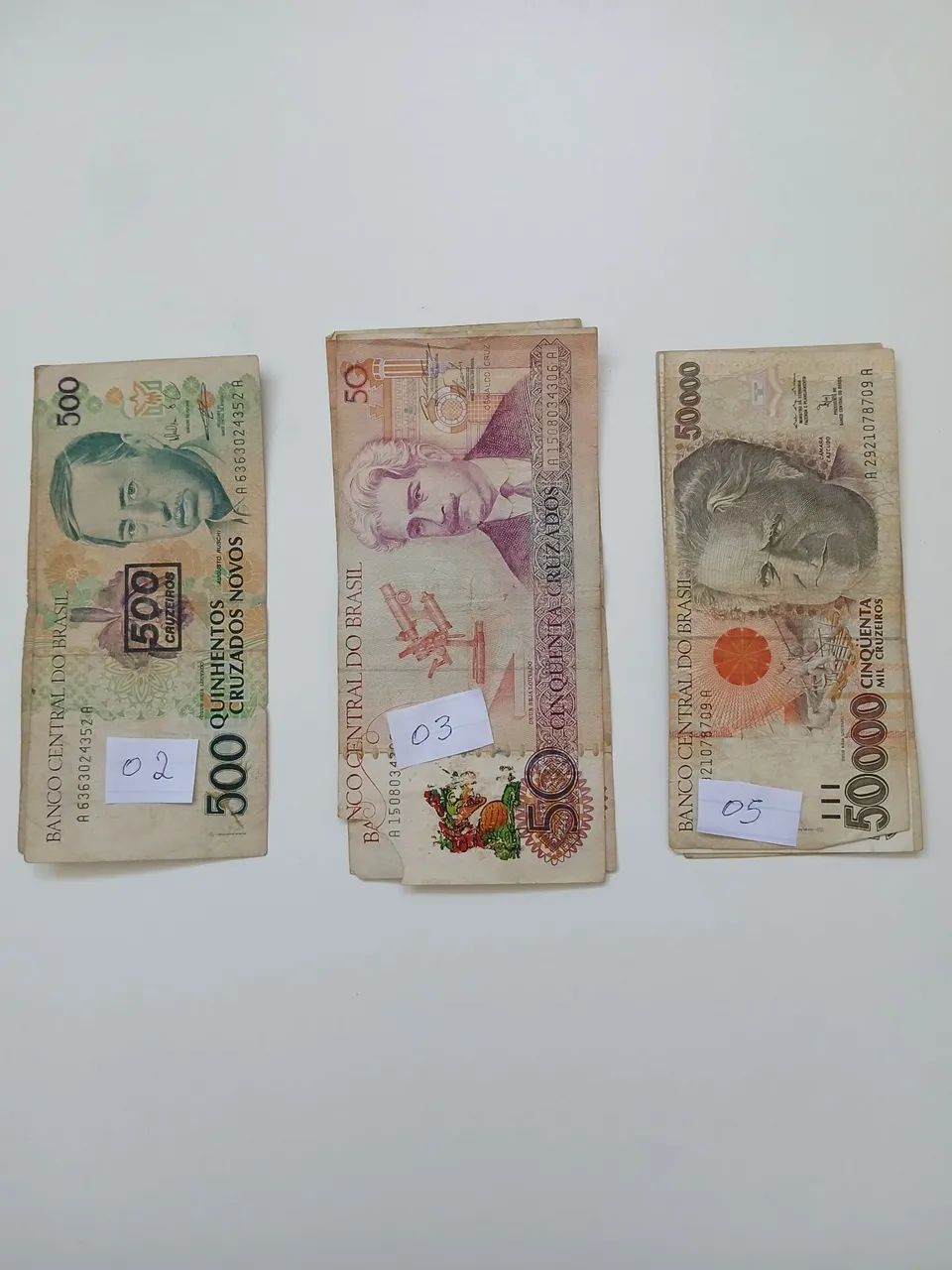 Conjunto com50 cedulas de dinheiro brasileiro antigo iniciais 5 - Foto 3