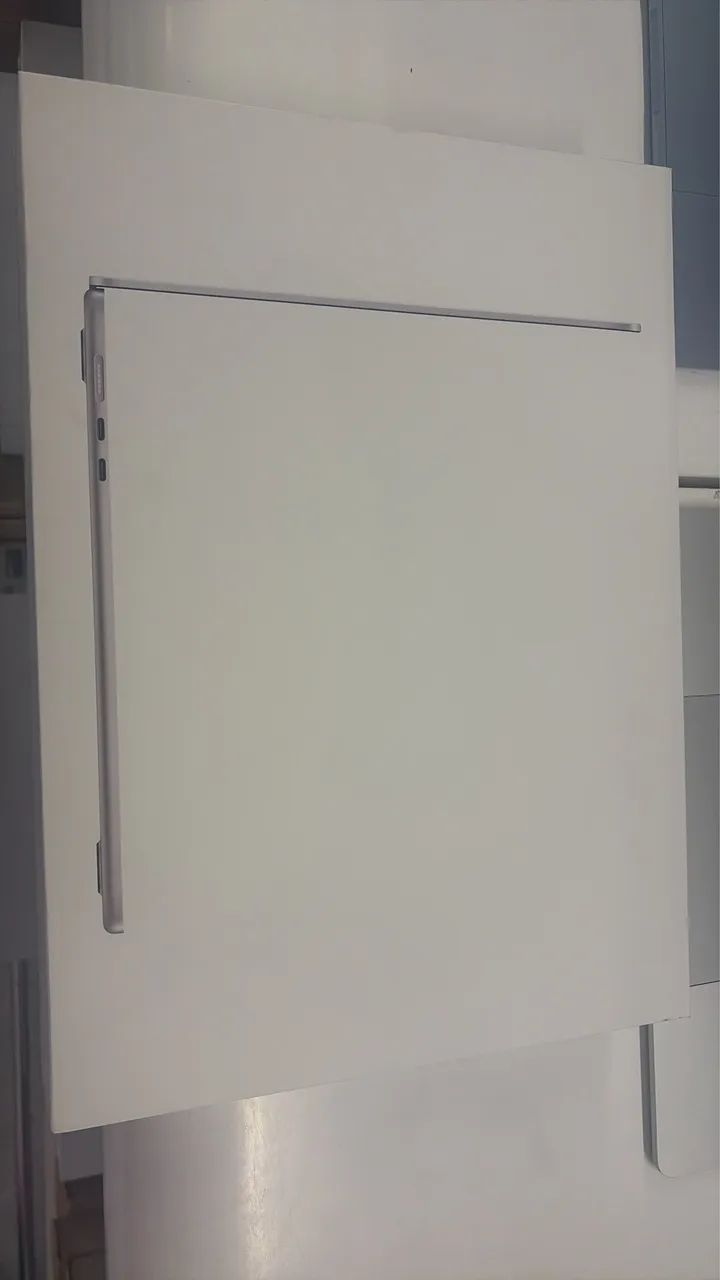 MacBook Air M5 (novo, sem uso)