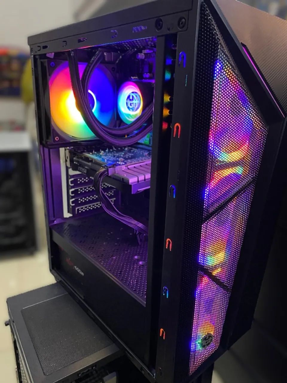 自作PC　i3 8100・8GB・SSD256GB・GTX745・Win11 PC GAMER COMPLETO - i3 8100 + GTX 1650 + WATER COOLER