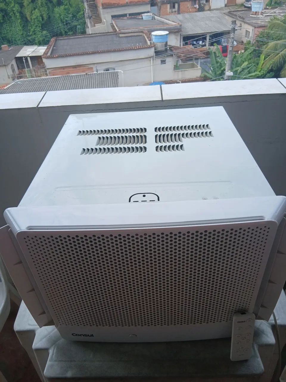 Vendo ar condicionado de Janela 220V - Foto 2