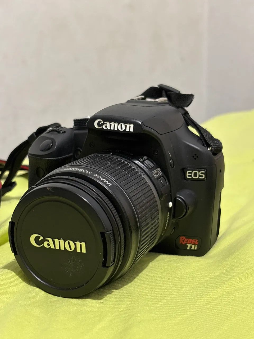 Câmera digital DSLR 