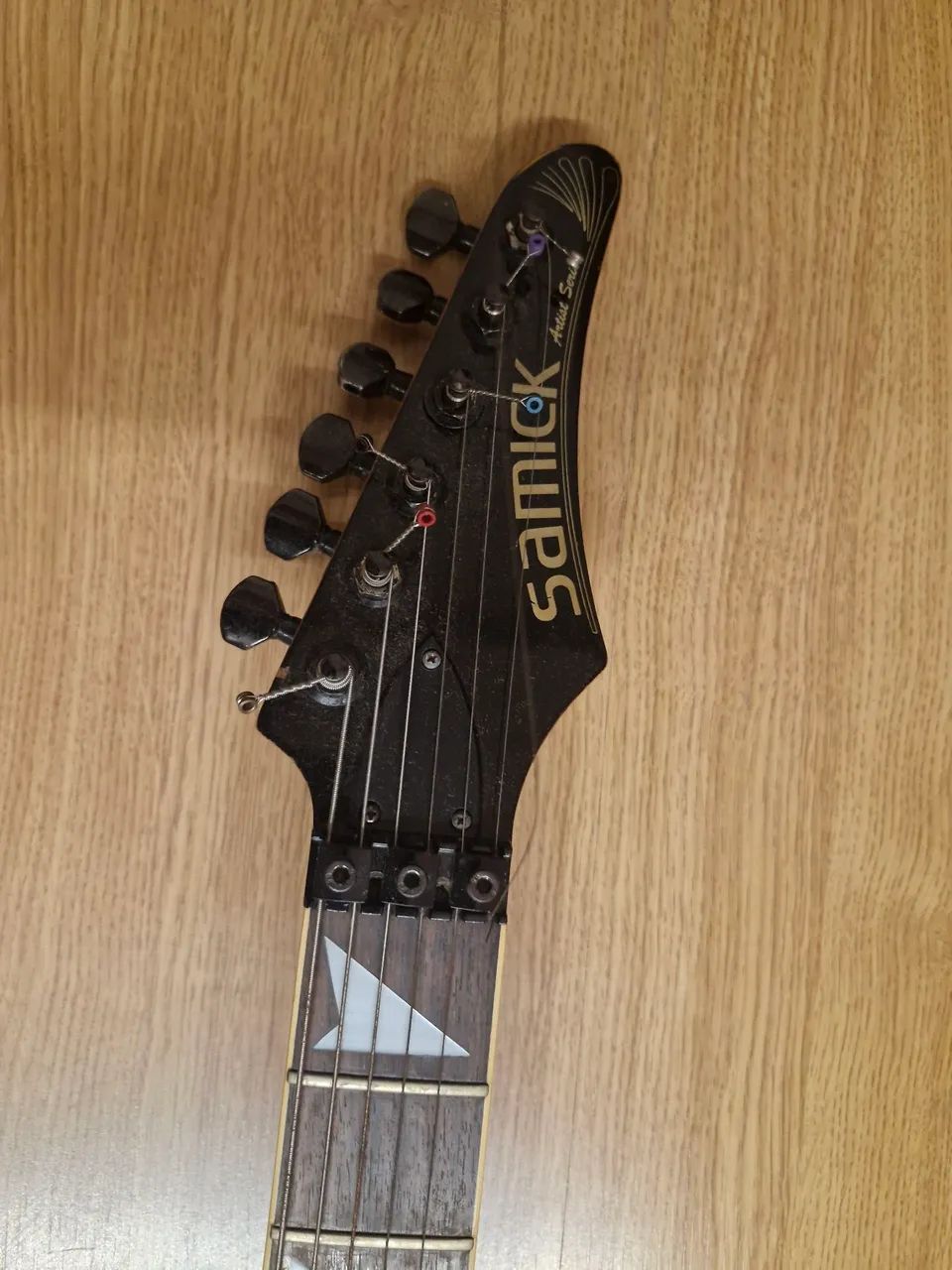 Guitarra usada Samick com avaria. - Foto 4