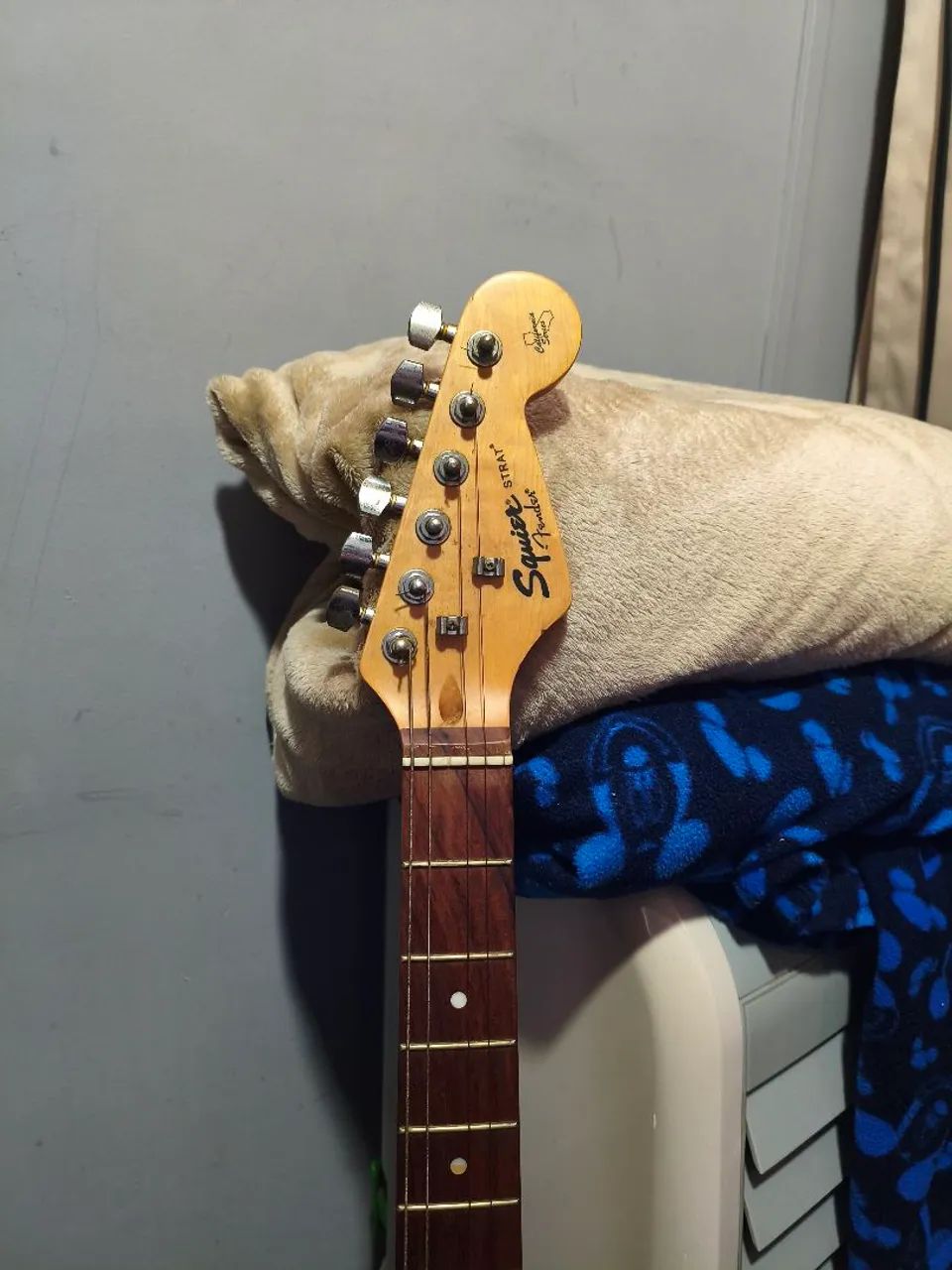 Fender Squier Stratocaster  - Foto 2