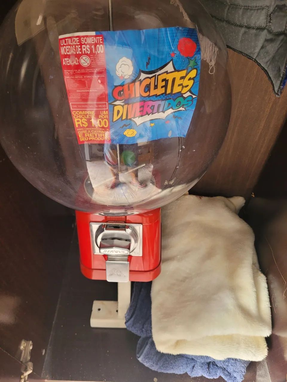 Expositor bolinhas 1 real 