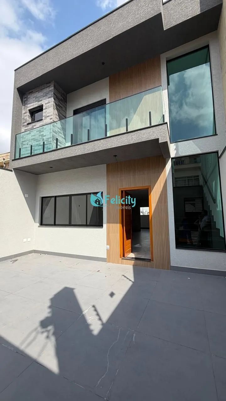 Sobrado NOVO com 3 dorms, 1 suíte, 3 vagas, 150m2 na Chacara Inglesa