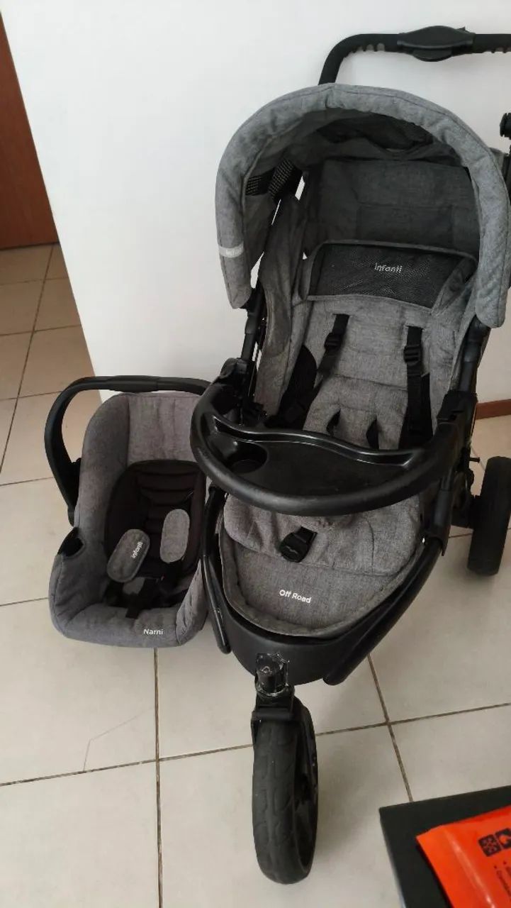 Carrinho de bebê com bebe conforto  - Foto 2