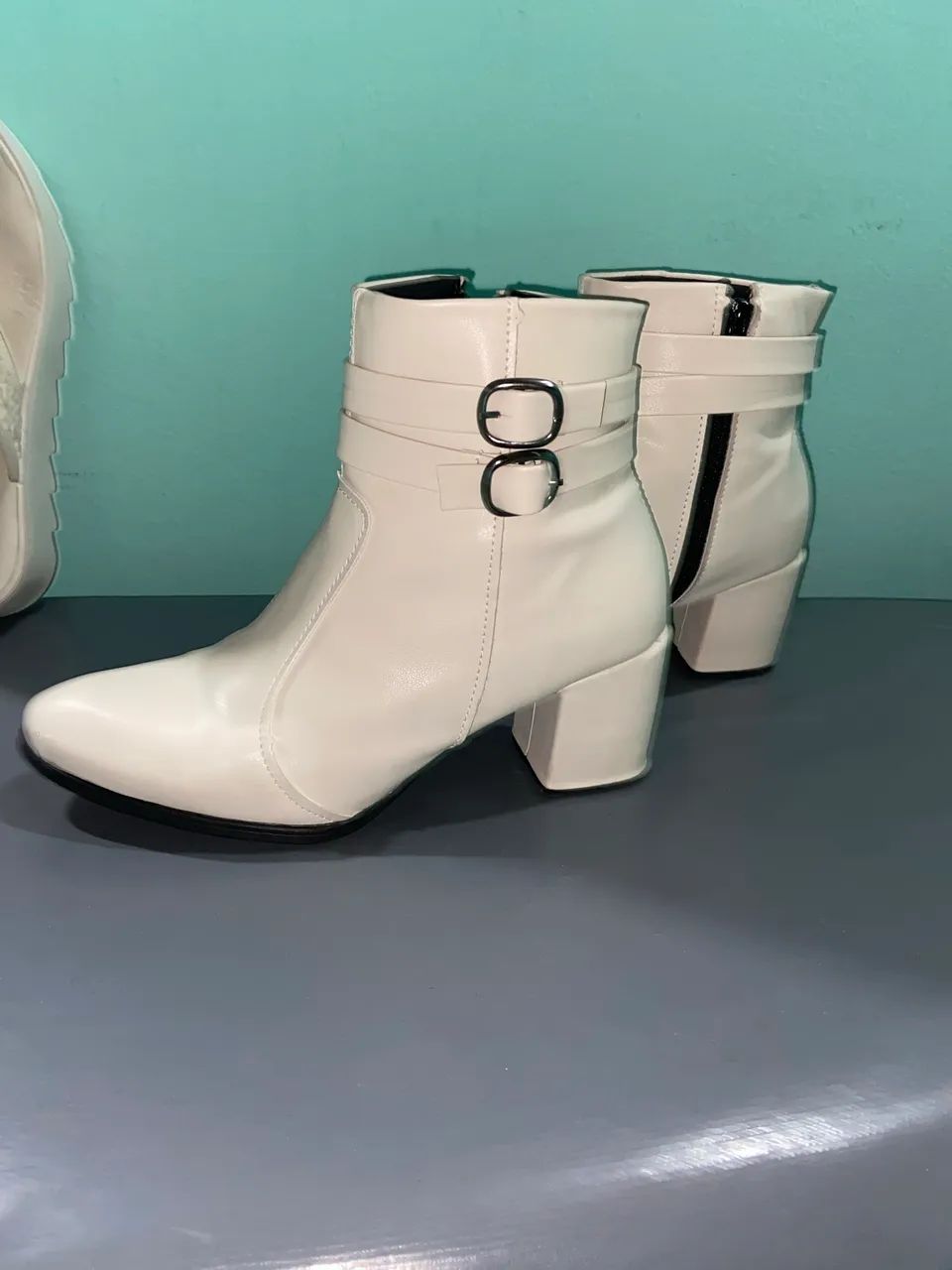 Bota Branca - Foto 2
