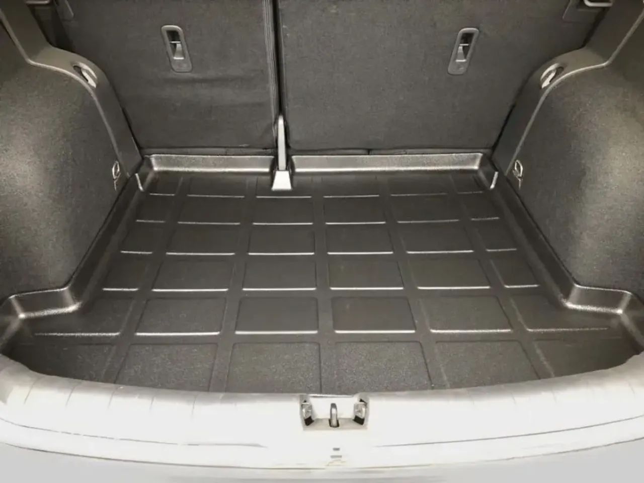 Tapete Porta Malas Nissan Kicks 2023 a 2025 Borda Alta - Peças