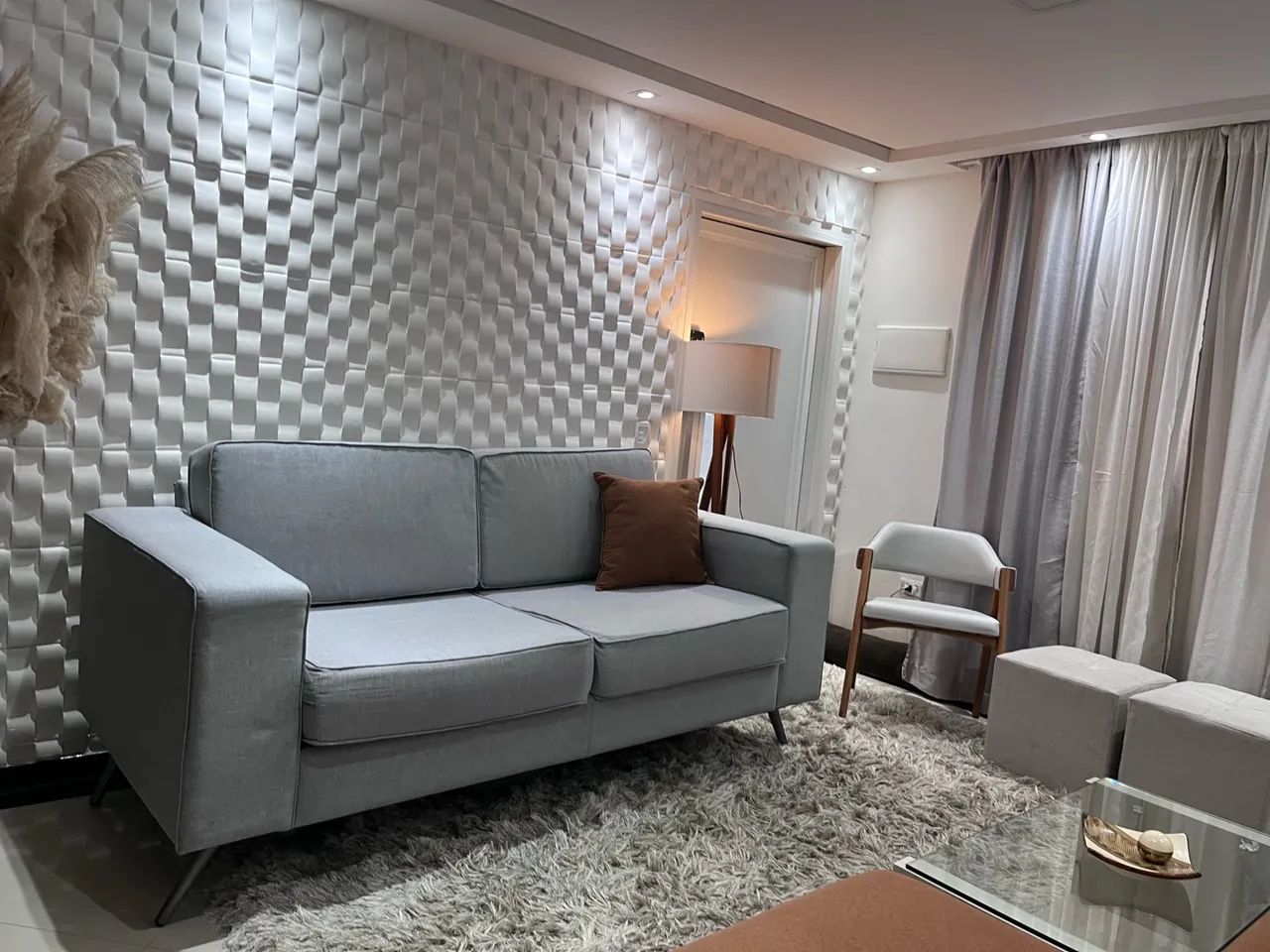 Lindo sofá slim living seminovo - Foto 2