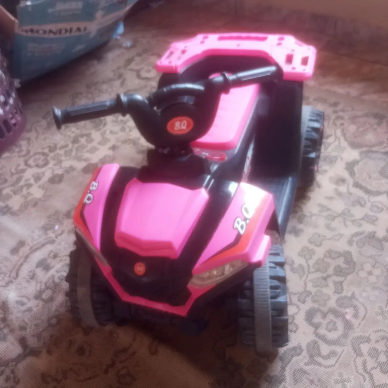Vendo esse carro elétrico 