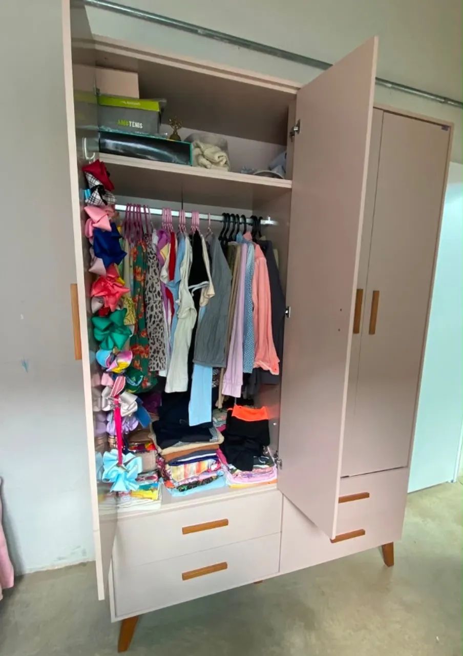 Jogo de Cama, cômoda e guarda roupas 