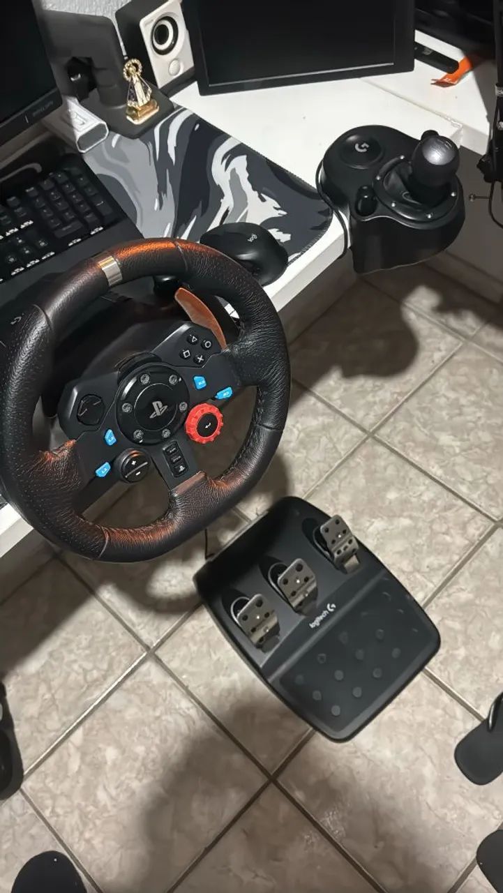 Volante g29 logitech com câmbio 
