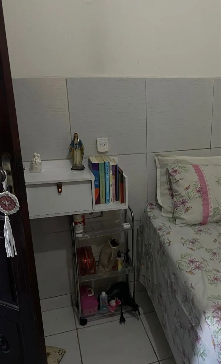 Mesa de Cabeceira Branca com Nicho e Porta - Ótimo Estado