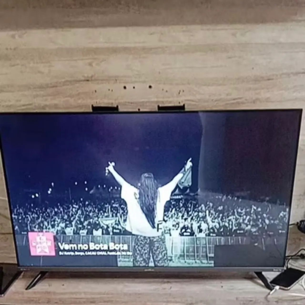 Tv 43 full HD com nota e garantia 