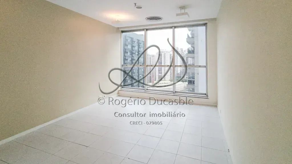 Sala comercial para venda possui 29 metros quadrados com 1 quarto - Foto 2