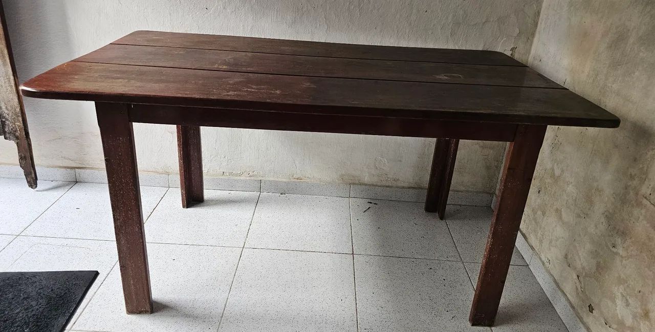 Mesa de Madeira com 6 cadeiras - Foto 4