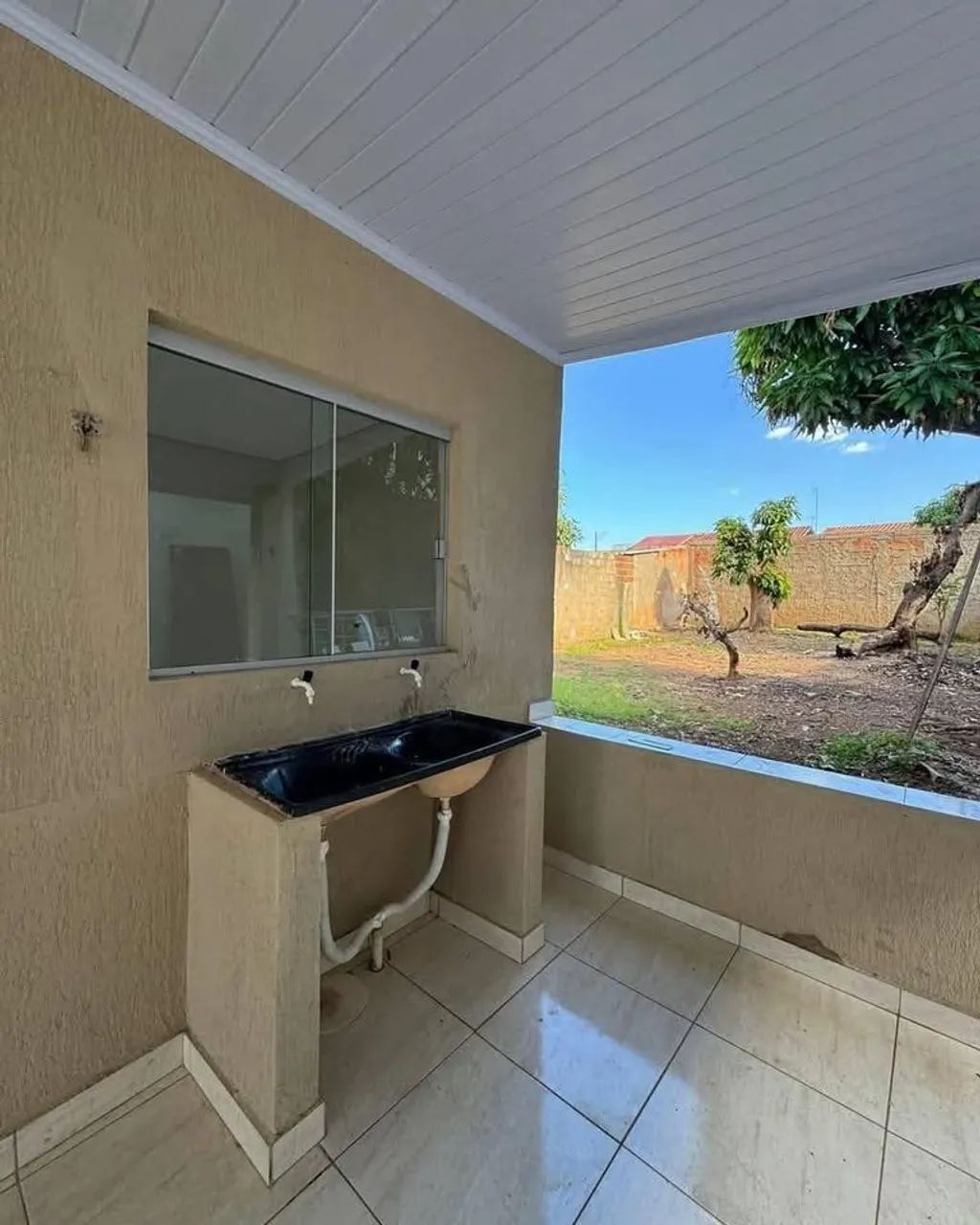 . CASA COM QUINTAL AMPLO - Foto 3