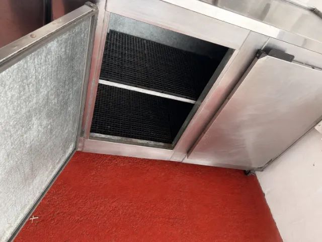 Balcão Refrigerado Inox 3 Portas com Cuba 220V - Foto 4