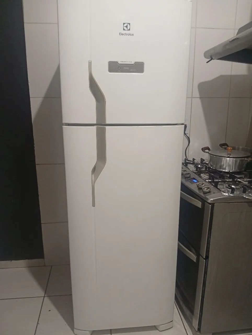 Geladeira electrolux Frost free 