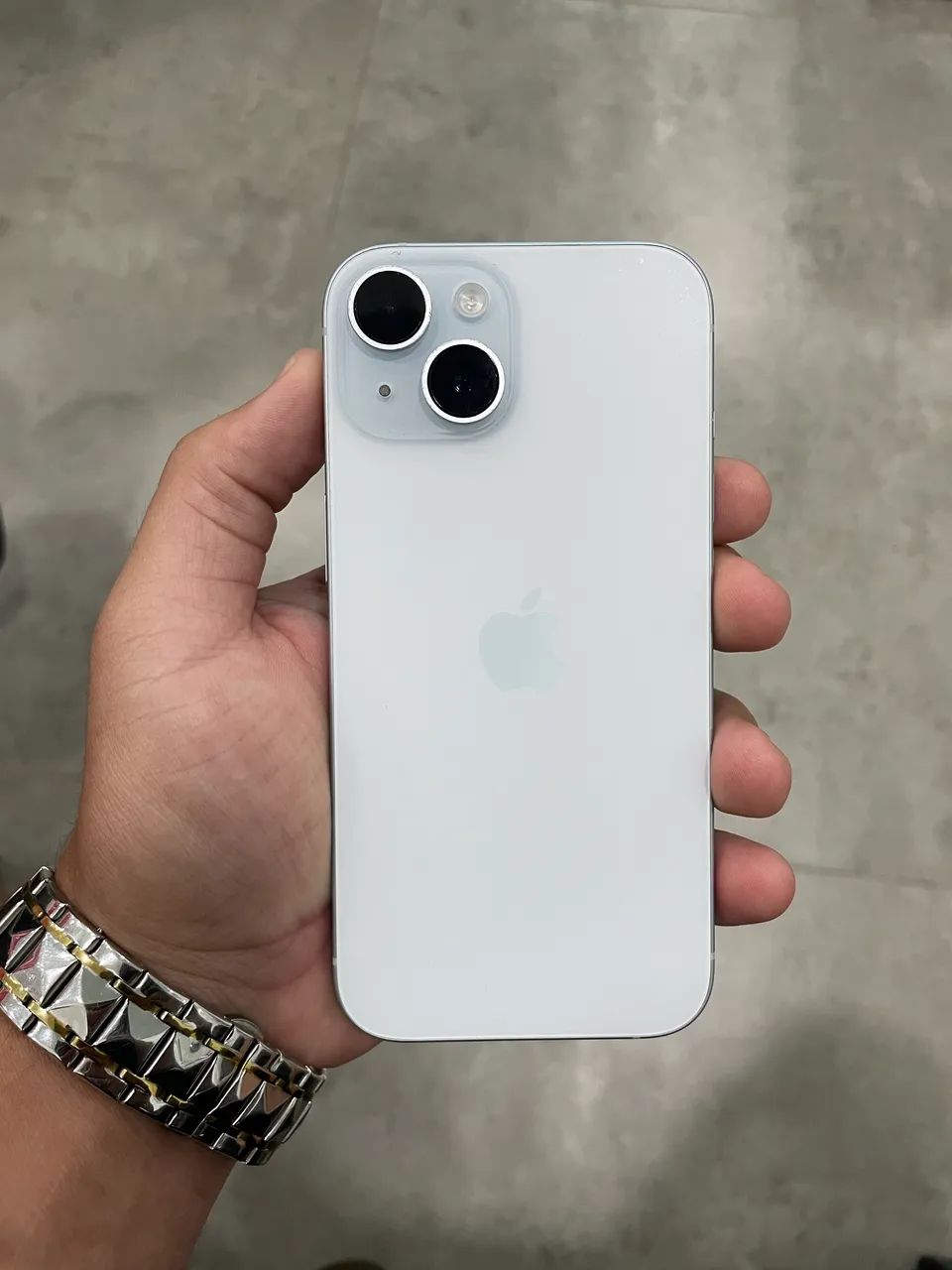 iPhone 15 86% - Foto 2
