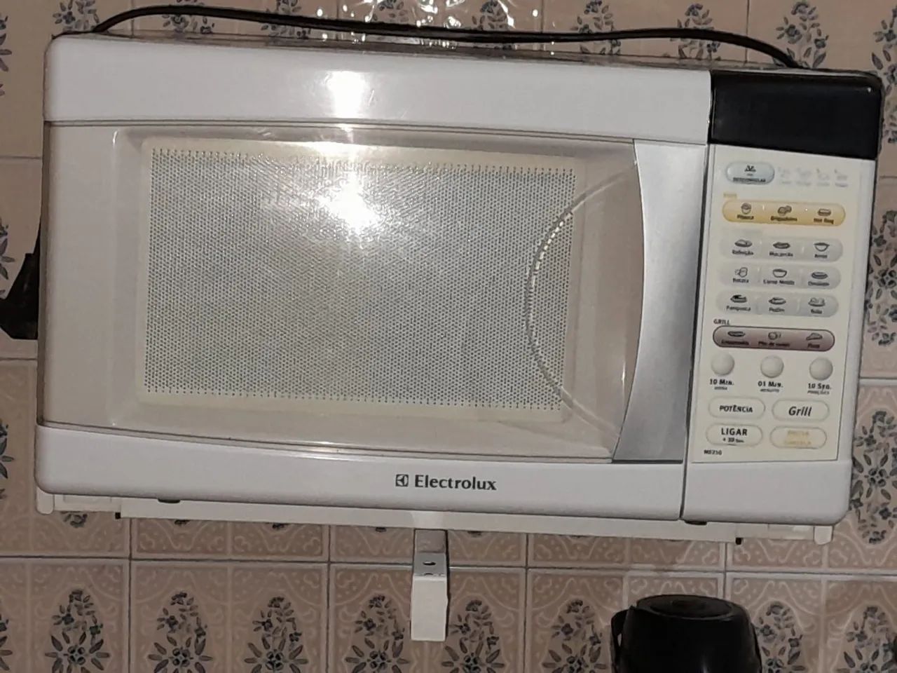 Microondas com defeito bandeja 