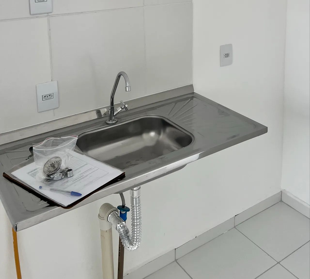 Pia inox + torneira 