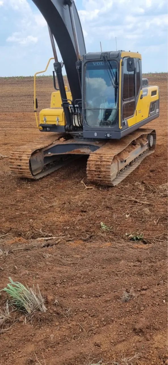 Escavadeira Volvo Ec210 - Foto 3