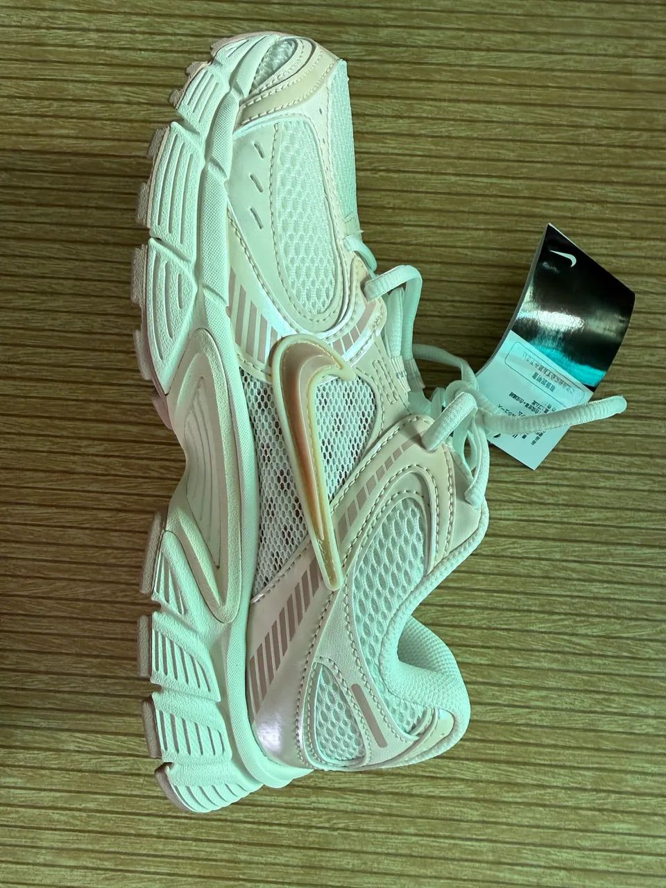 Tênis Nike V5 Runner feminino  - Foto 4