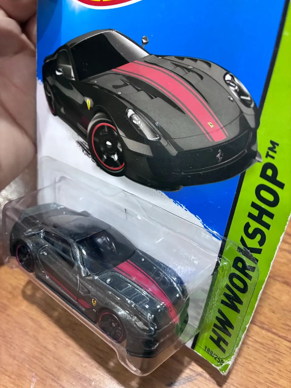 Hot Wheels Ferrari 599XX Preta/Chumbo - Foto 4