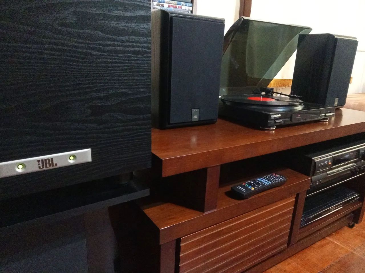 Conjunto de Caixas Acústicas JBL 2.1
