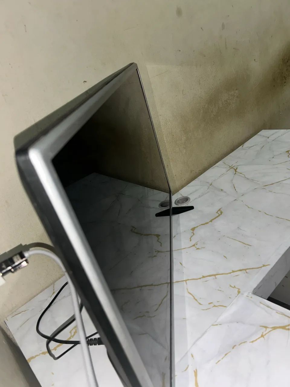 Televisão e mesa de estudo  - Foto 4