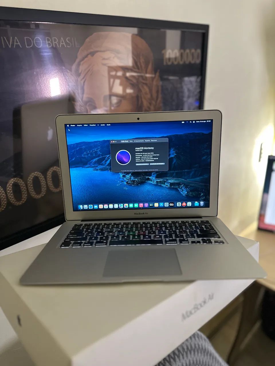 MacBook Air 2015 Intel i5 / 4GB / 128SSD / na caixa com acessórios