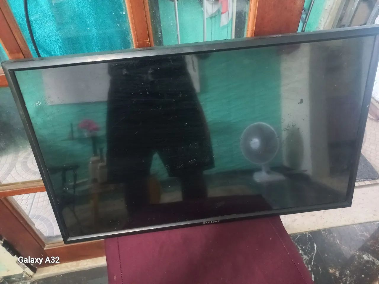 Tv samsung 22 polegadas tela trincada  - Foto 2