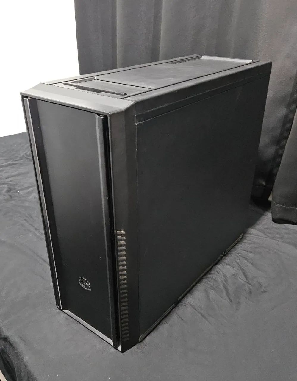 Gabinete Cooler Master Silêncio 550