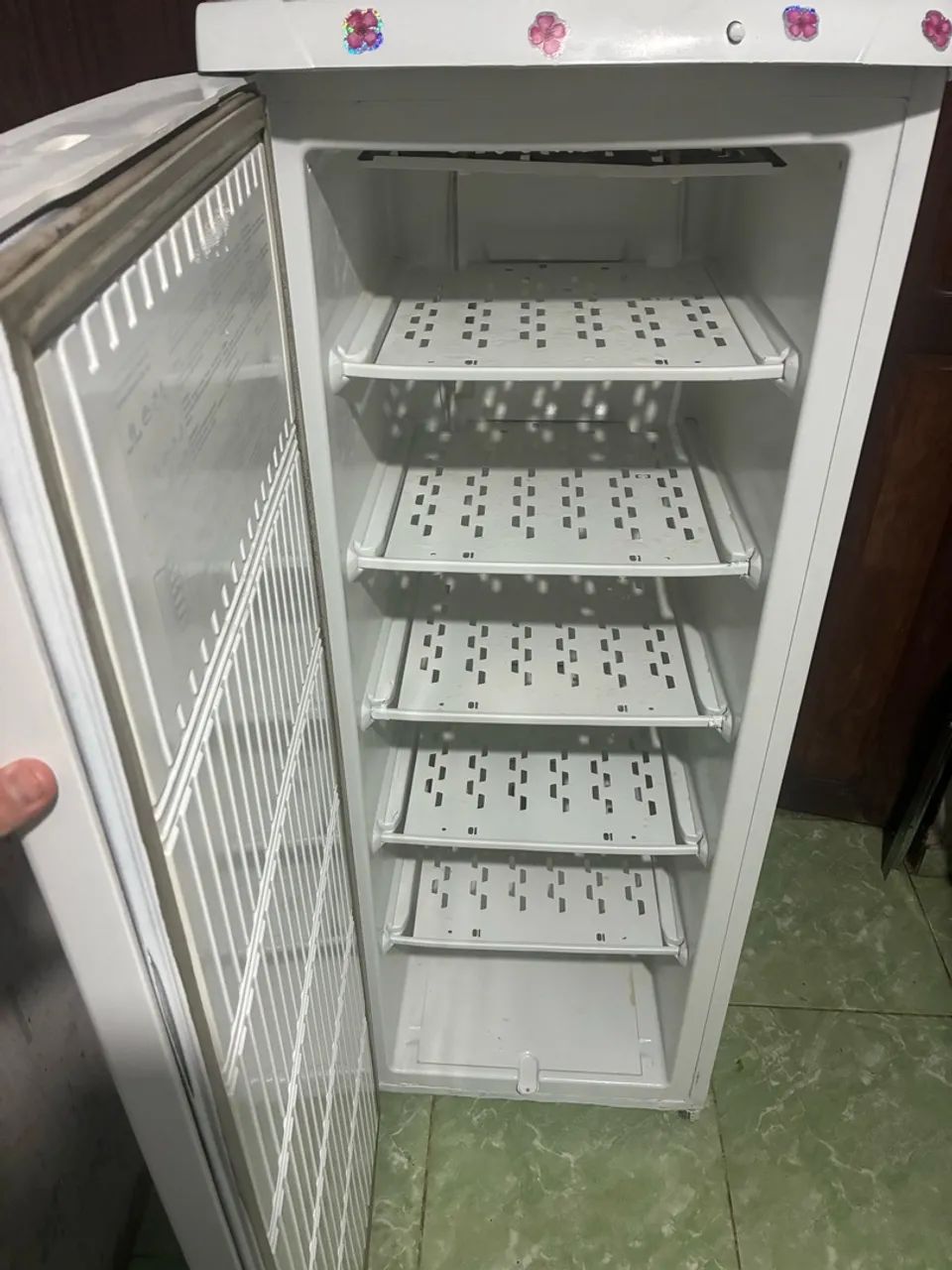 Vendo esse Freezer Vertical. - Foto 2