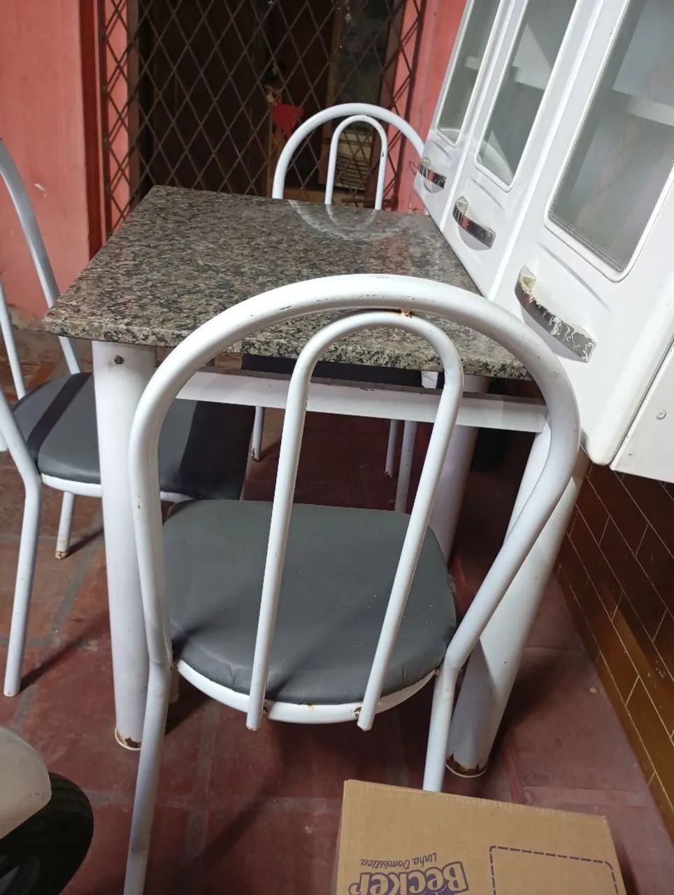 Vendo armário de cozinha e mesa - Foto 2